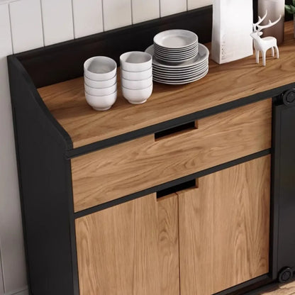 Buffet industriel en bois noir à 4 étagères et portes coulissantes.