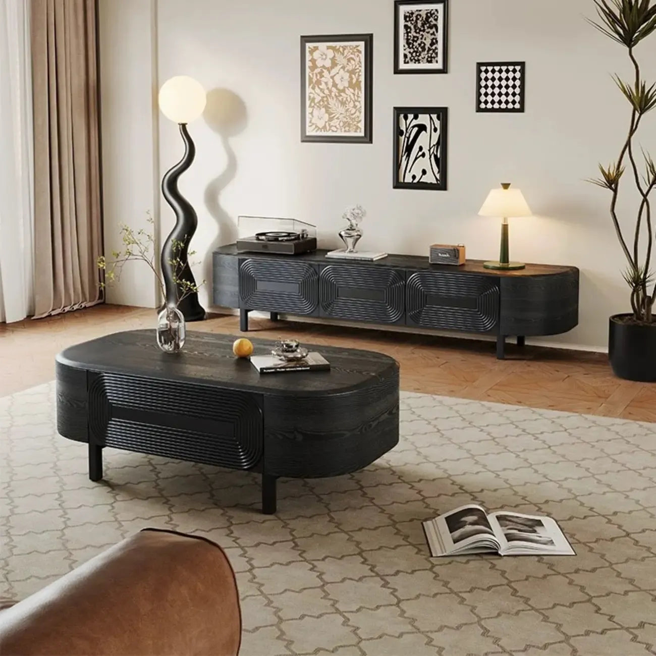 Meuble TV en bois noir de style Mid-Century Modern avec tiroirs