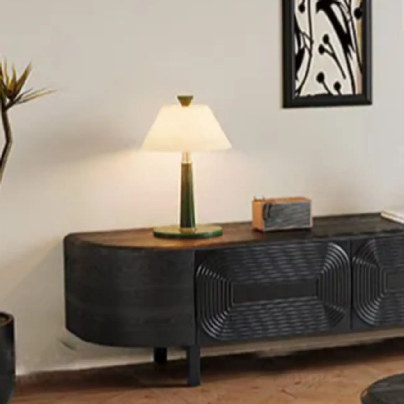 Meuble TV en bois noir de style Mid-Century Modern avec tiroirs