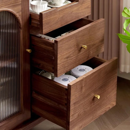 Buffet de cuisine en bois brun clair avec étagère