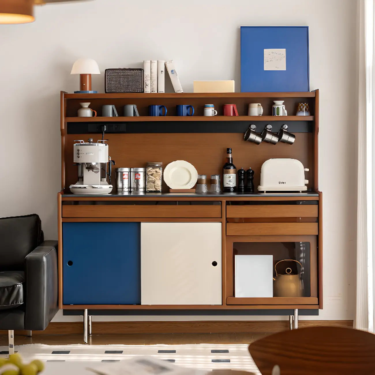 Buffet moderne en bois avec placards de rangement