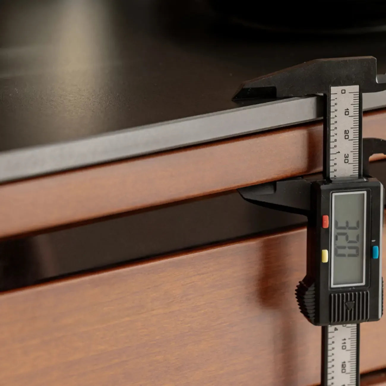 Buffet moderne en bois avec placards de rangement