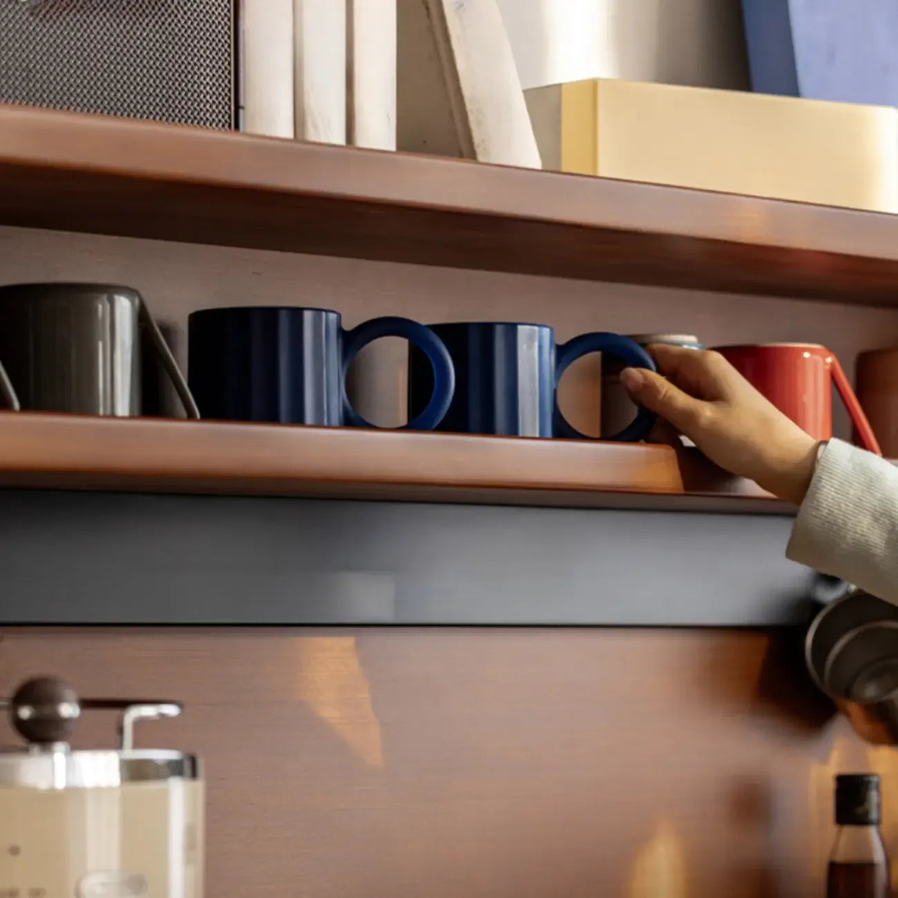 Buffet moderne en bois avec placards de rangement