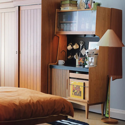 Buffet scandinave en merisier et pin avec rangements ouverts