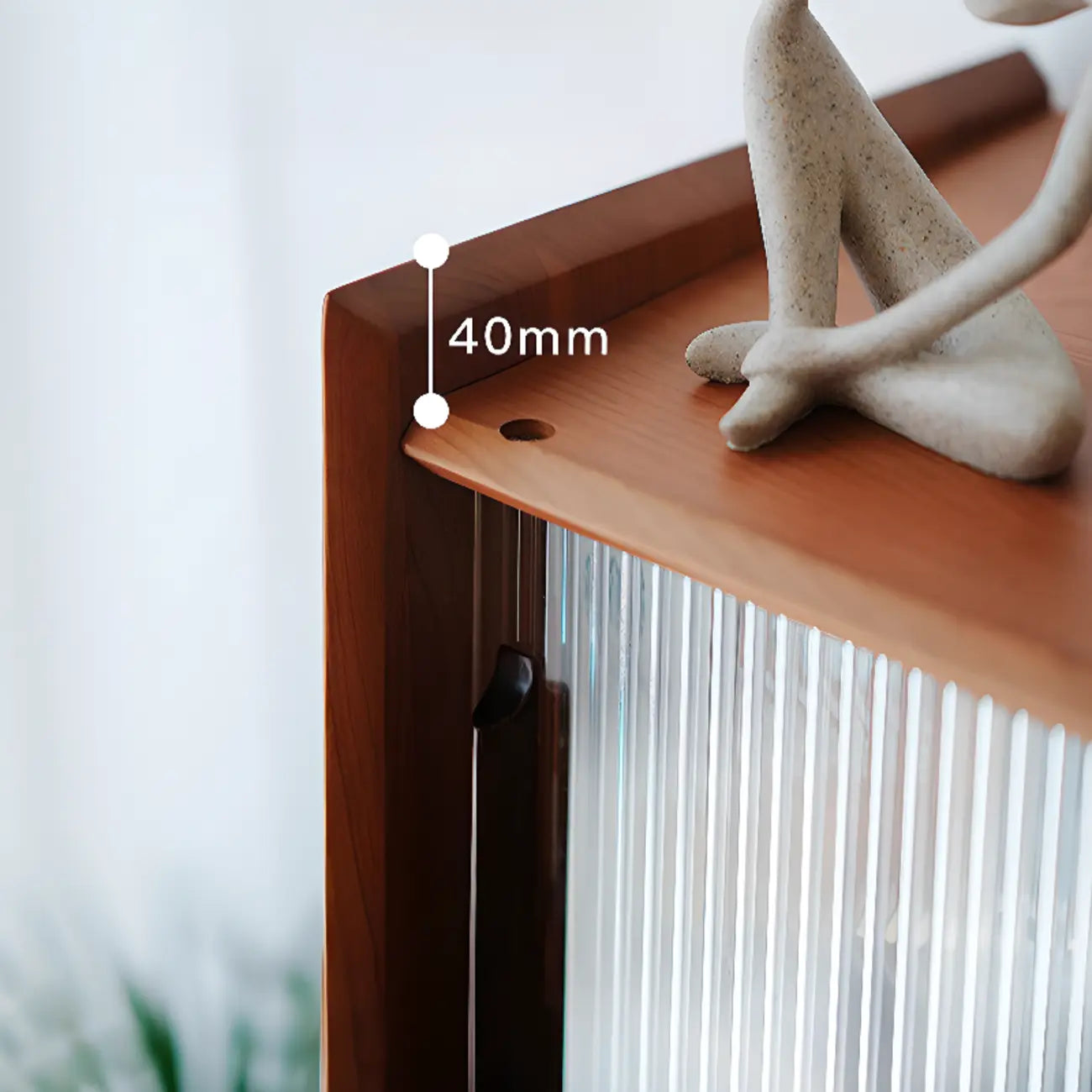 Buffet scandinave en merisier et pin avec rangements ouverts