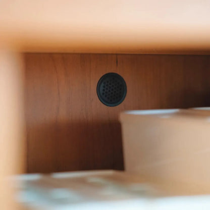 Buffet scandinave en merisier et pin avec rangements ouverts