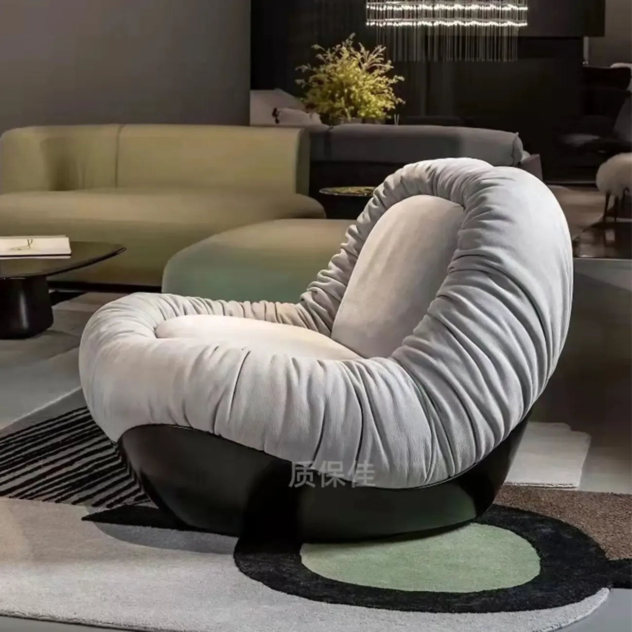 Chaise d'appoint contemporaine sans accoudoirs en similicuir