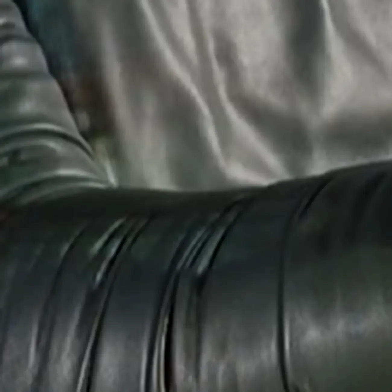 Chaise d'appoint contemporaine sans accoudoirs en similicuir