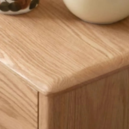 Table de chevet étroite et moderne en bois avec 3 tiroirs