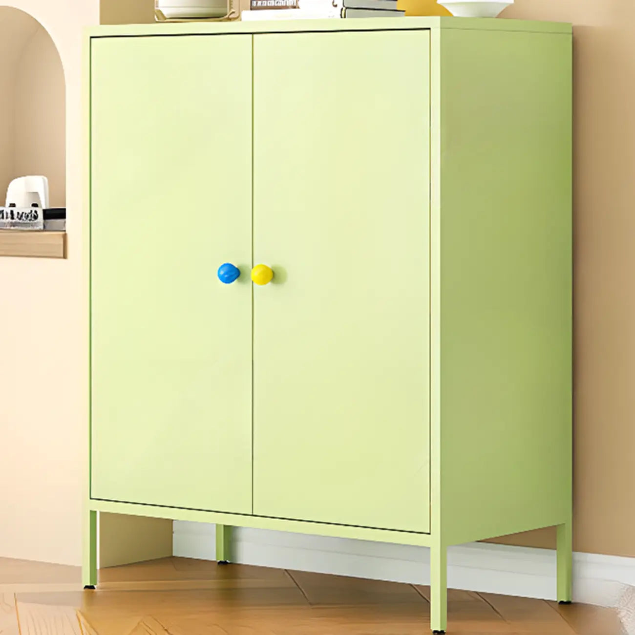 Buffet minimaliste moderne en métal avec comptoir étroit