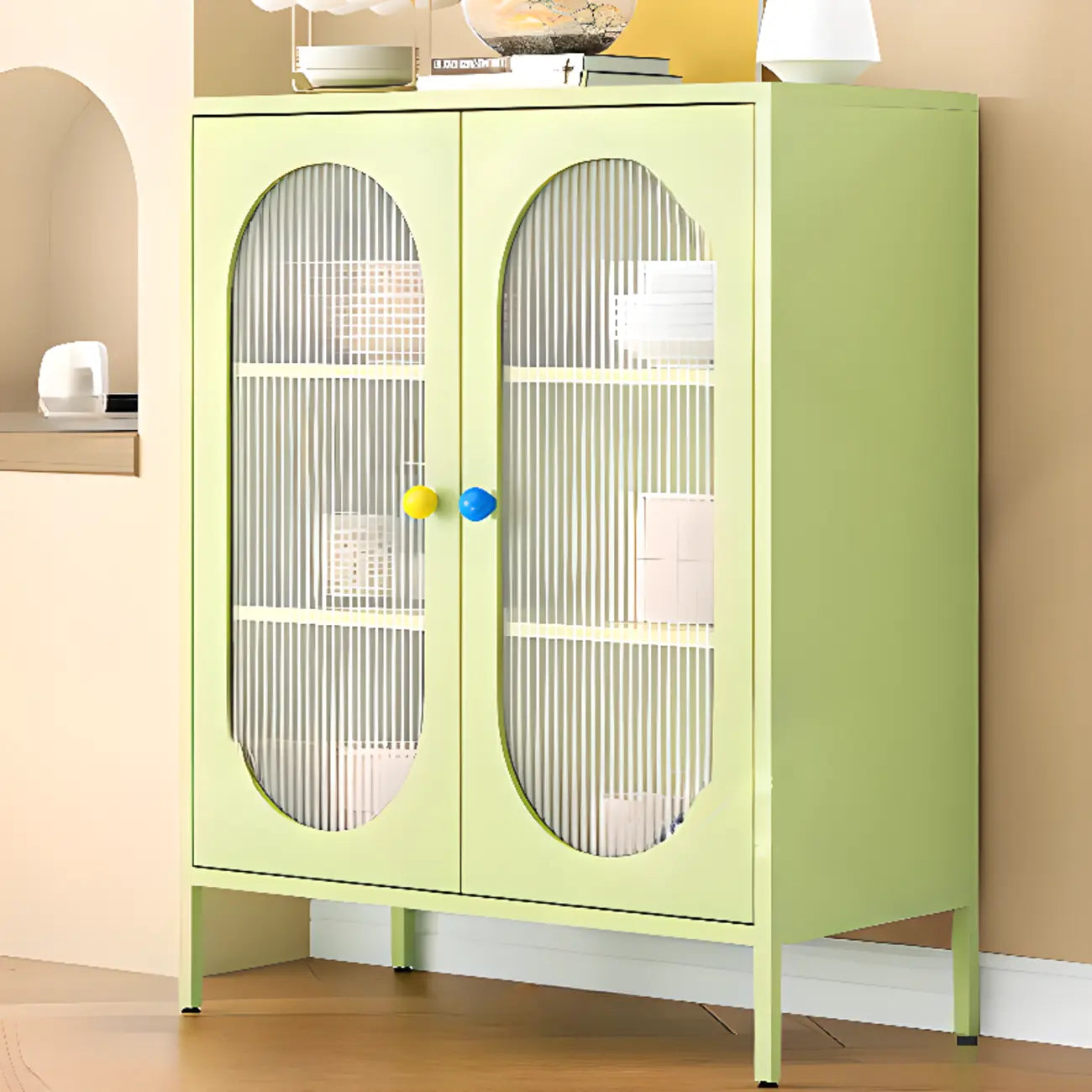 Buffet minimaliste moderne en métal avec comptoir étroit