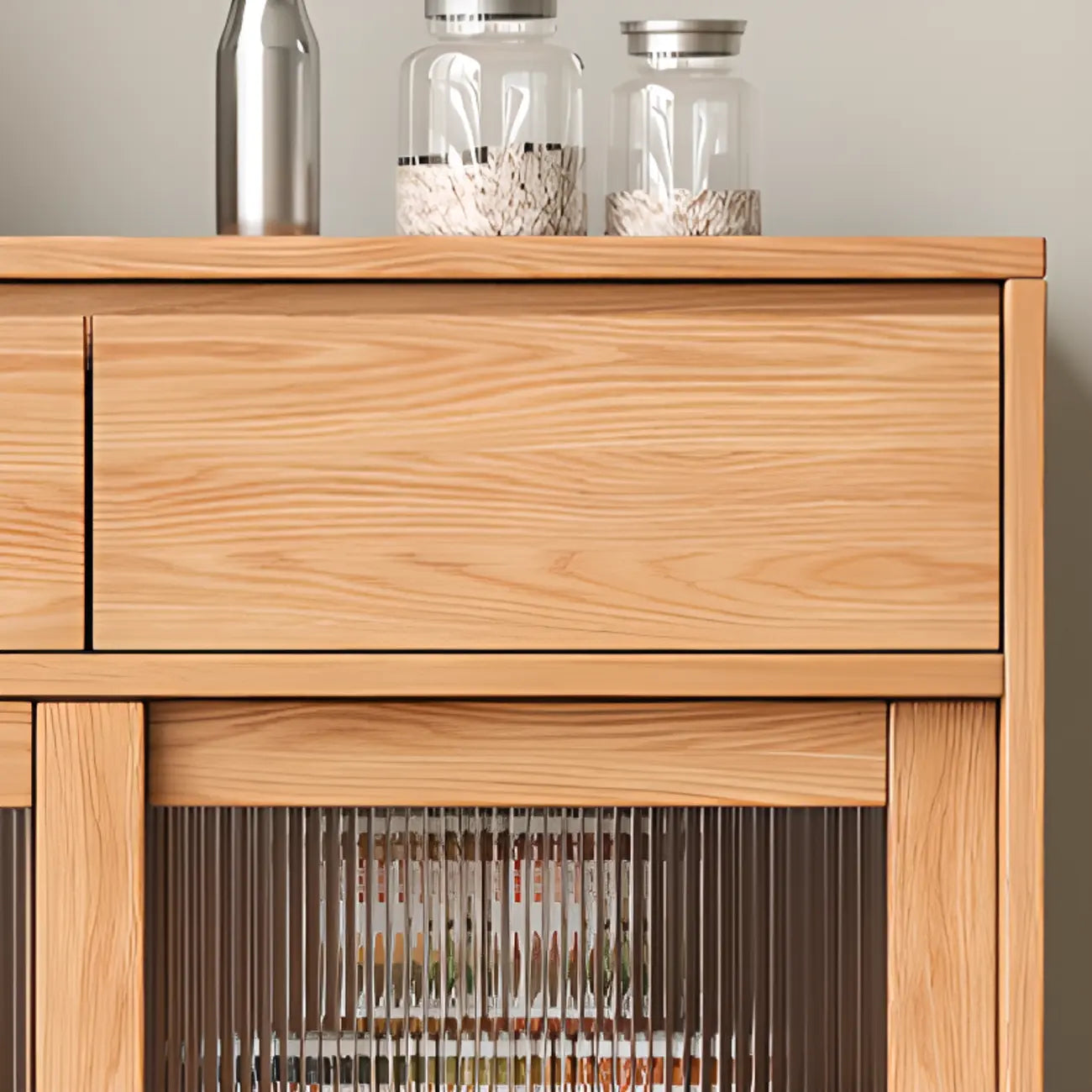 Buffet étroit moderne en bois avec tiroirs et portes coulissantes