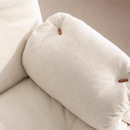 Fauteuil d'appoint élégant avec accoudoirs, recouvert de velours blanc à motif flocons de neige