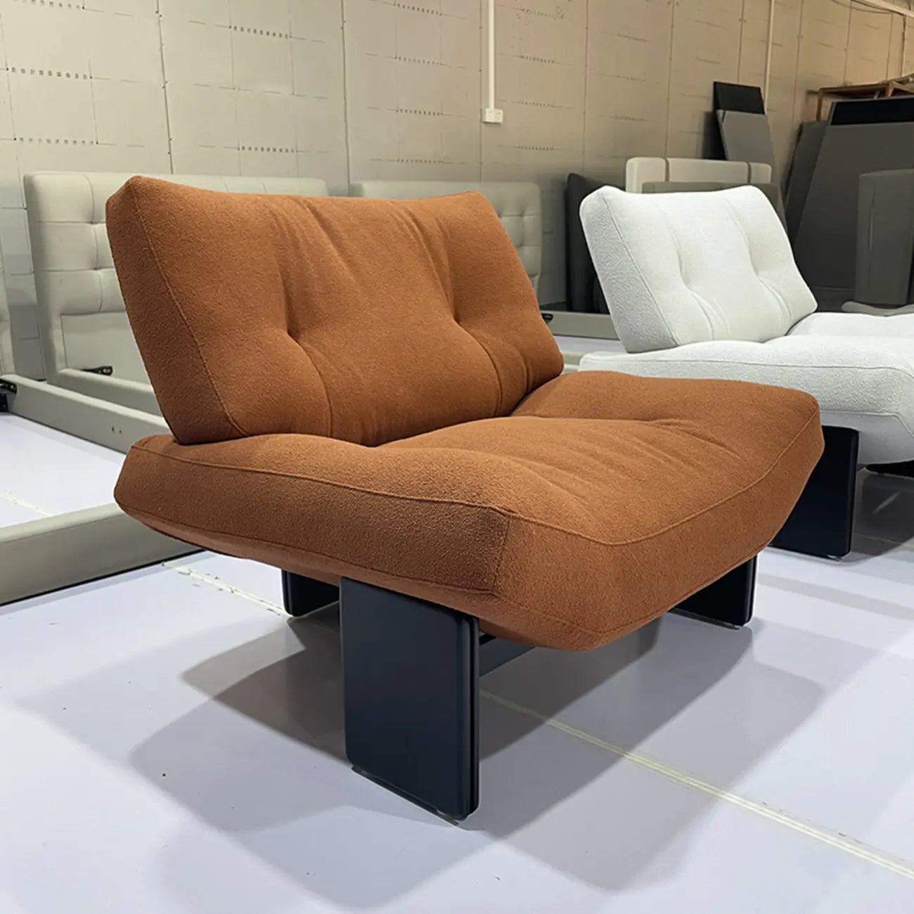 Fauteuil moderne à dossier plissé et fil bouclé pour salon