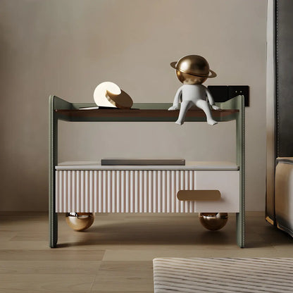 Table de chevet avec étagères et tiroirs ouverts en bois et éclairage LED