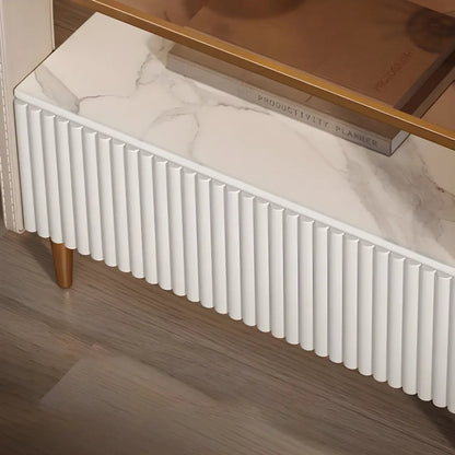 Table de chevet avec étagères et tiroirs ouverts en bois et éclairage LED