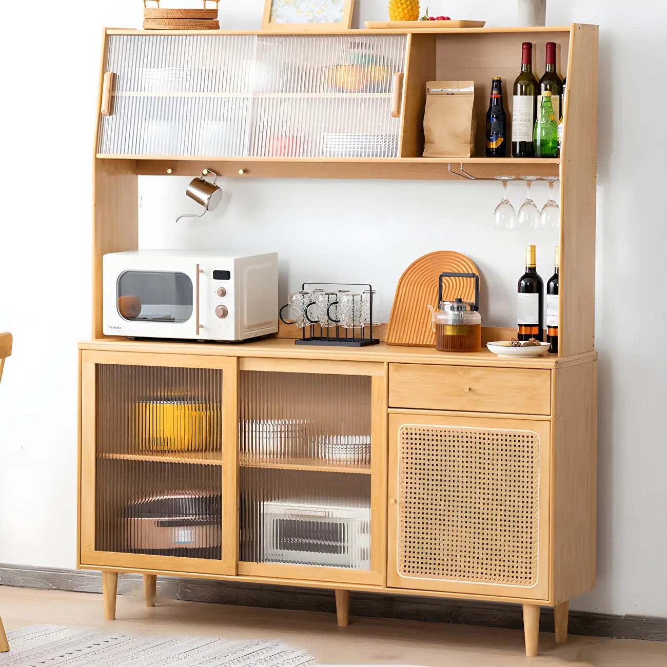 Buffet de salle à manger en bois naturel avec rangement ouvert