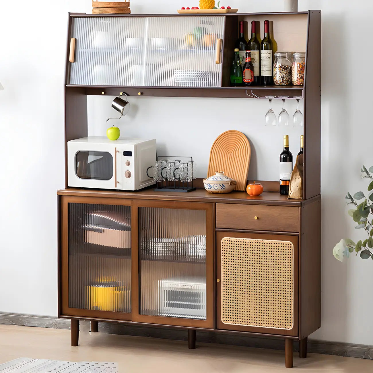 Buffet de salle à manger en bois naturel avec rangement ouvert