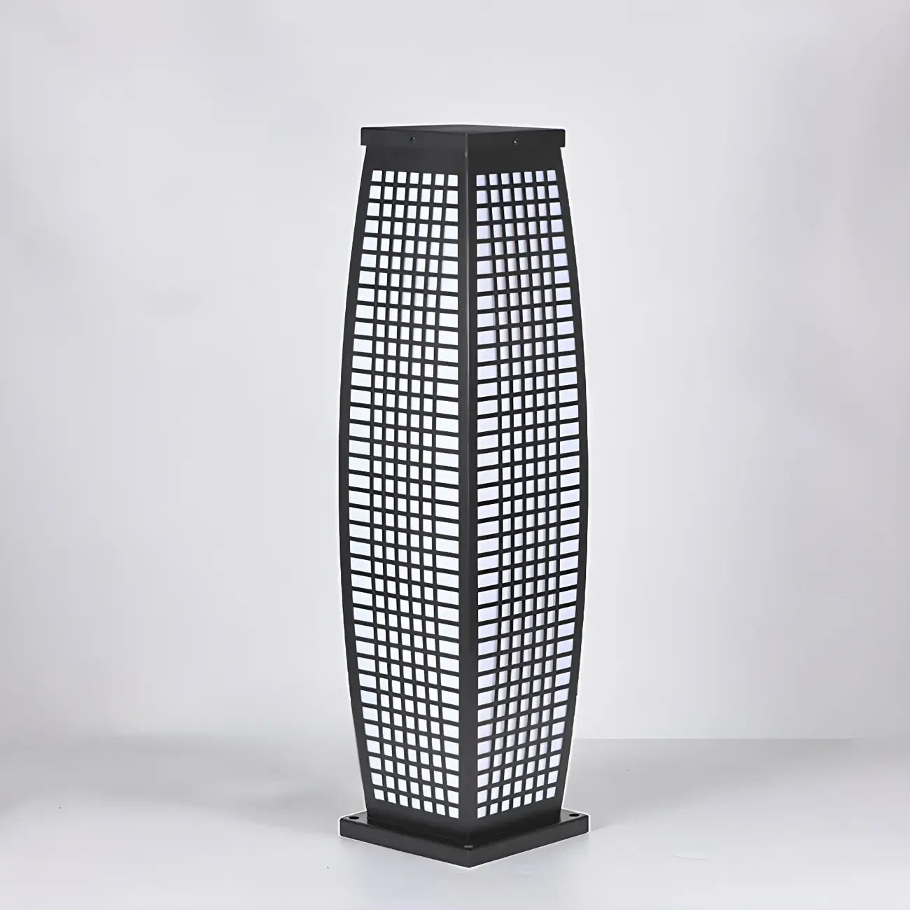 Lampe pour poteau vertical à grille métallique noire