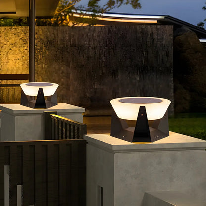 Lampadaires extérieurs ronds solaires contemporains en métal noir