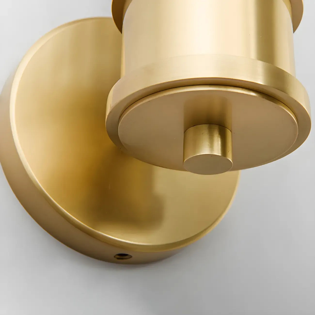 Applique murale élégante dorée tubulaire avec abat-jour en verre pour salle de bain