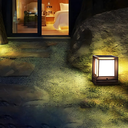 Lampes solaires carrées étanches en métal noir pour poteaux extérieurs