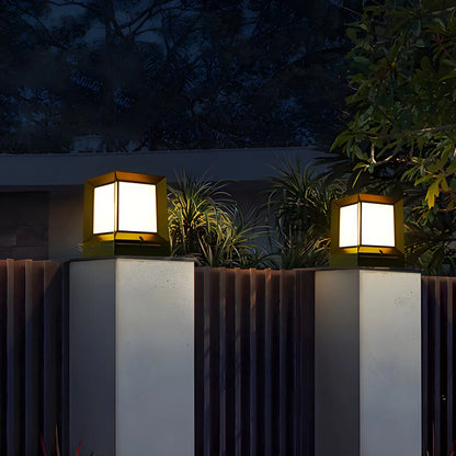 Lampes solaires carrées étanches en métal noir pour poteaux extérieurs