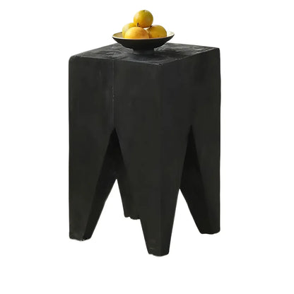 Table d'appoint carrée courte en pin naturel avec piètement abstrait