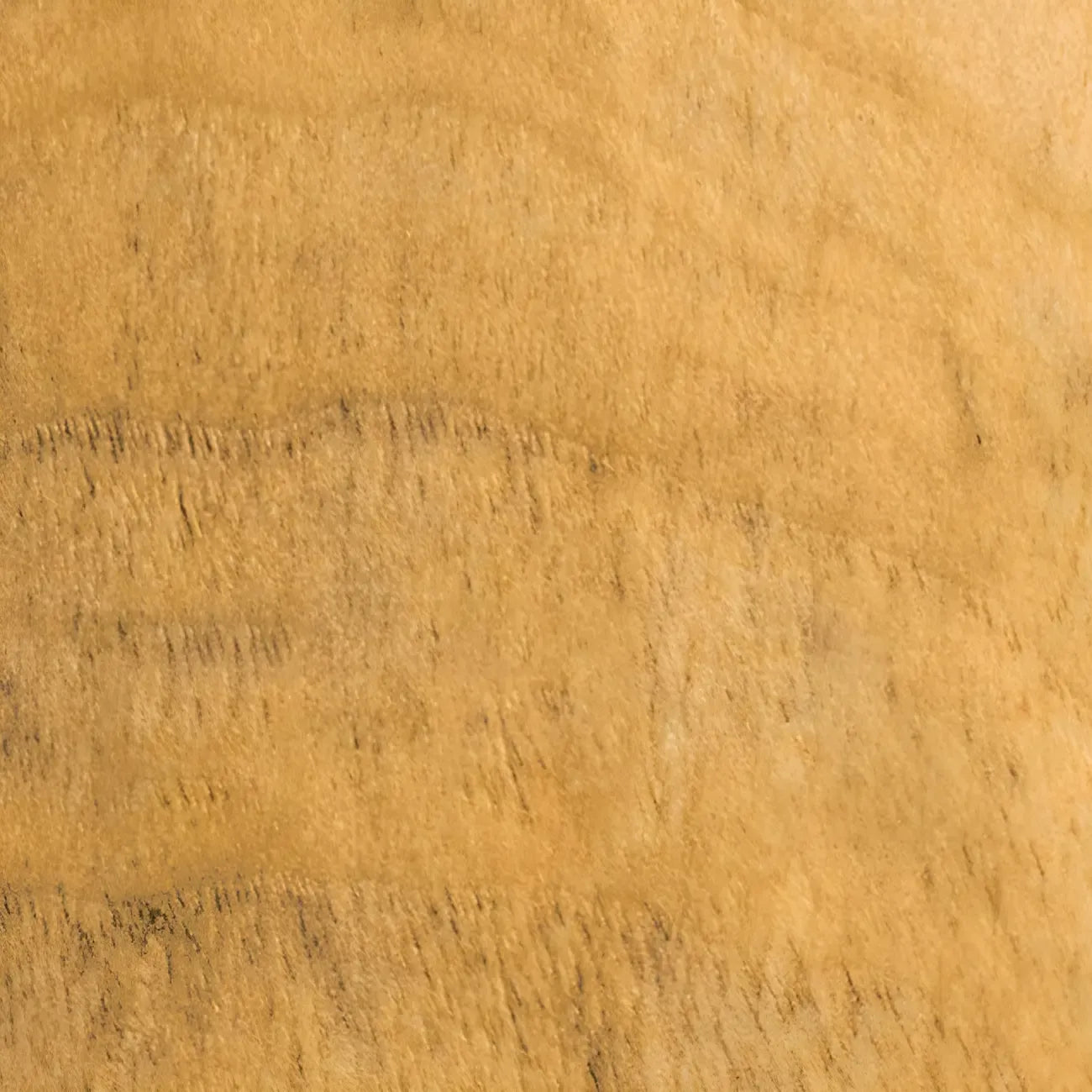 Table d'appoint carrée courte en pin naturel avec piètement abstrait