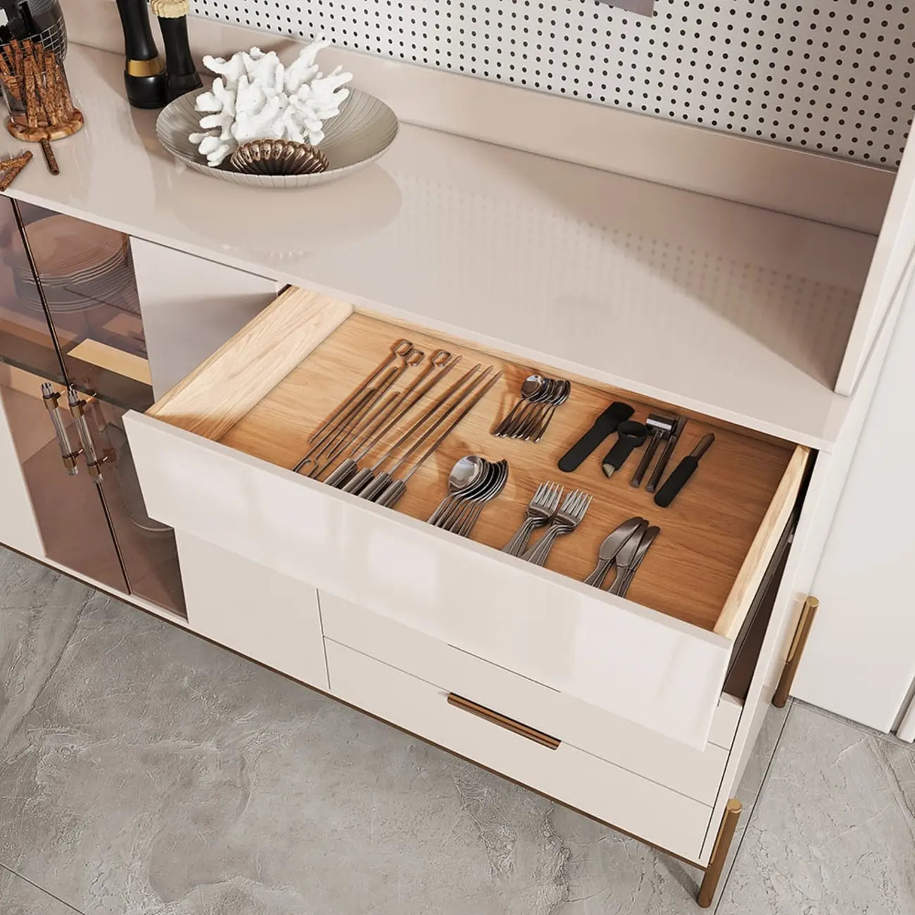 Buffet de rangement de luxe en MDF avec panneau perforé et accents dorés