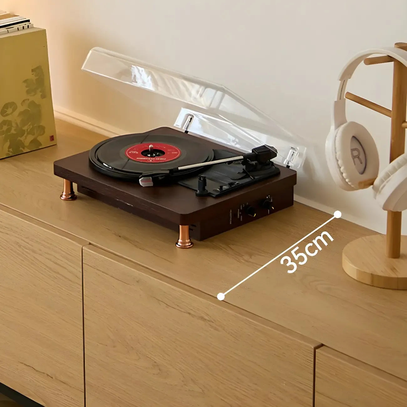 Meuble TV en bois brun nordique avec gestion des câbles