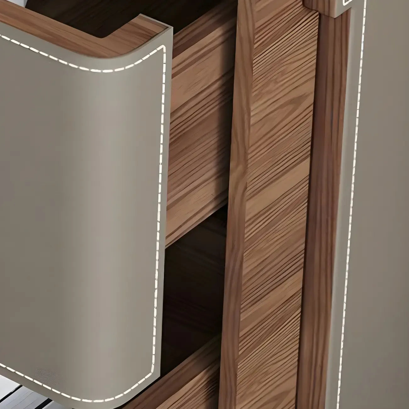 Table de chevet moderne avec tiroirs et plateau en bois et similicuir