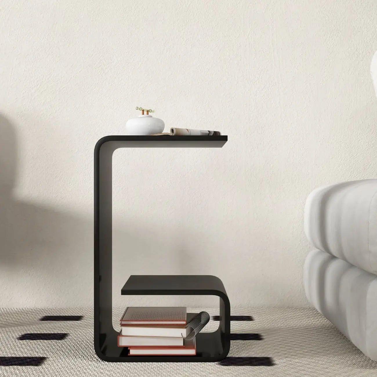 Table d'appoint minimaliste en acrylique en forme de C avec rangement